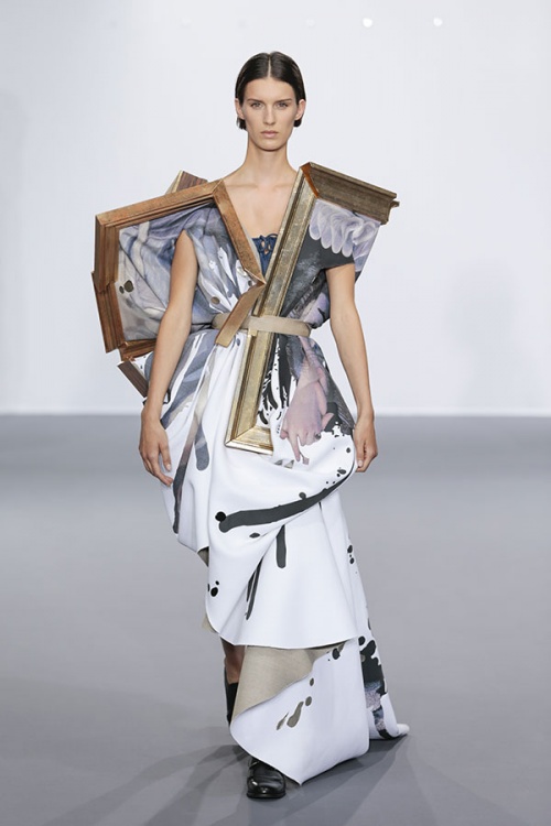 Viktor&Rolf Défilé Haute Couture (Credit: Team Peter Stigter)